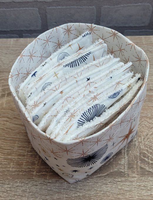 Panier + 10 lingettes démaquillantes "MARBY"