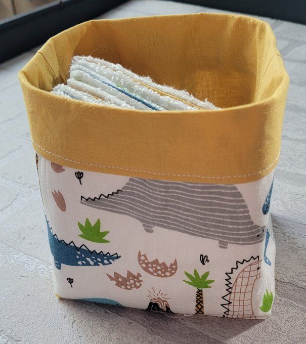 Panier + 10 lingettes démaquillantes « MARBY »